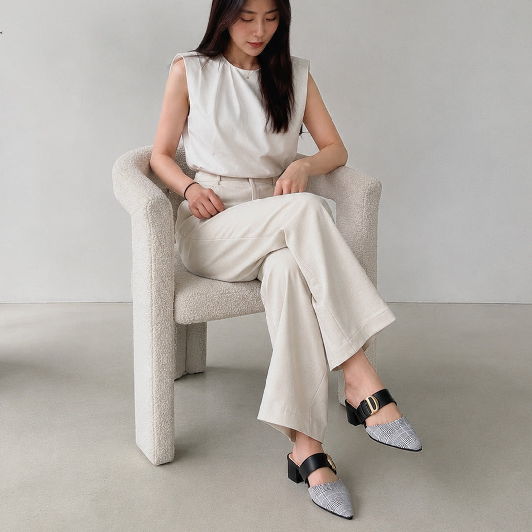 Valeria 格纹尖头短跟鞋
